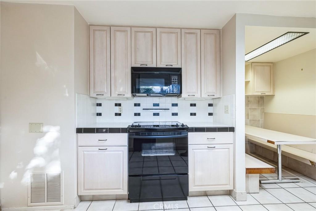 MLS #OC24252741 image #0