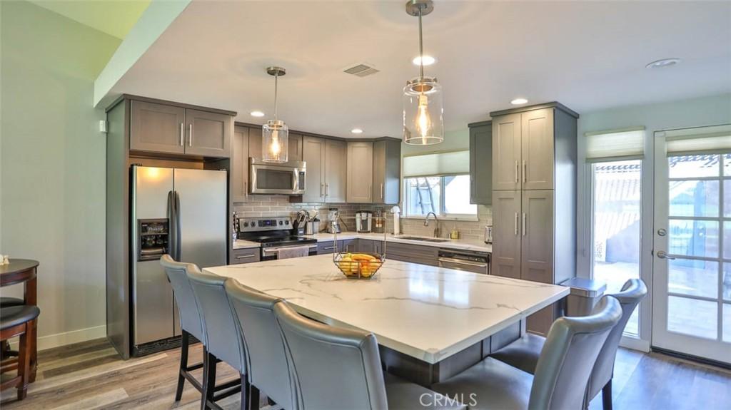 MLS #OC25115151 image #0