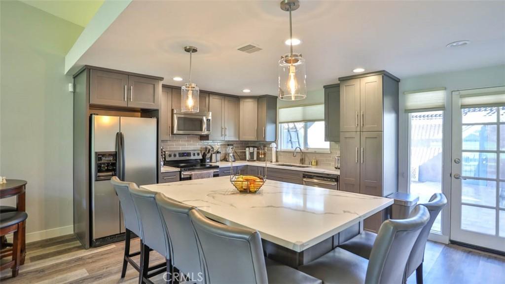 MLS #OC25115151 image #0