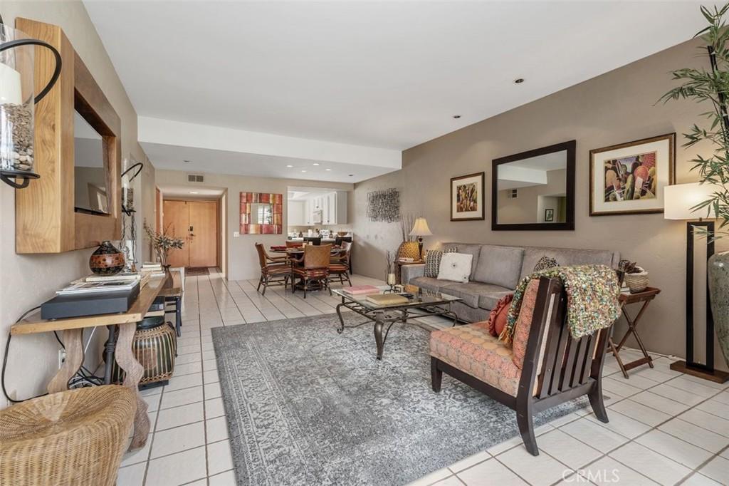 MLS #OC25116339 image #0