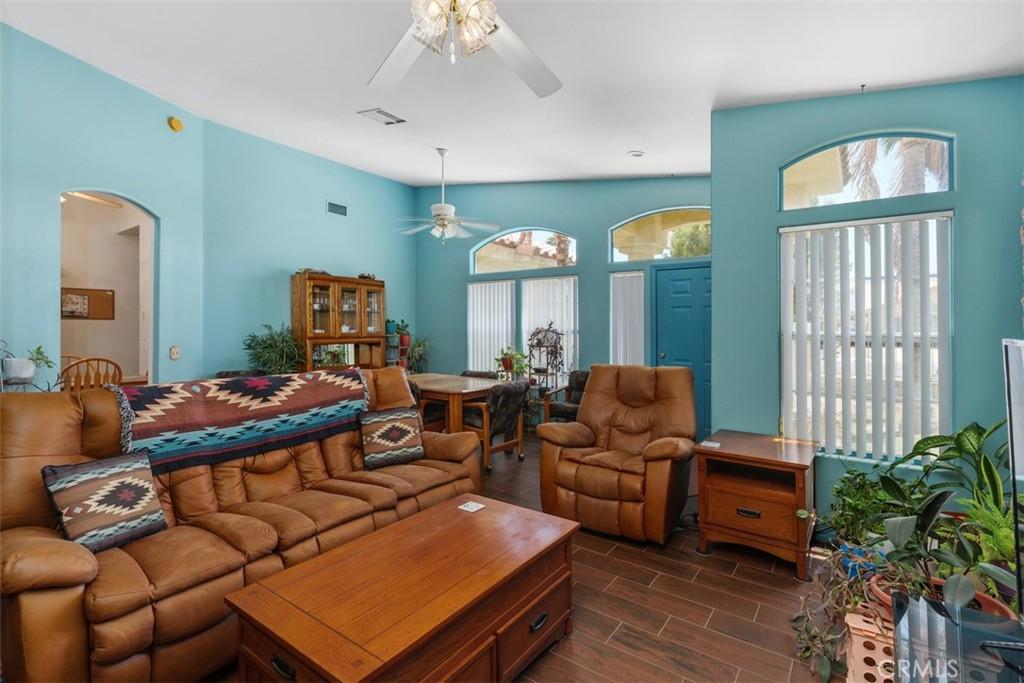 MLS #OC25136156 image #0