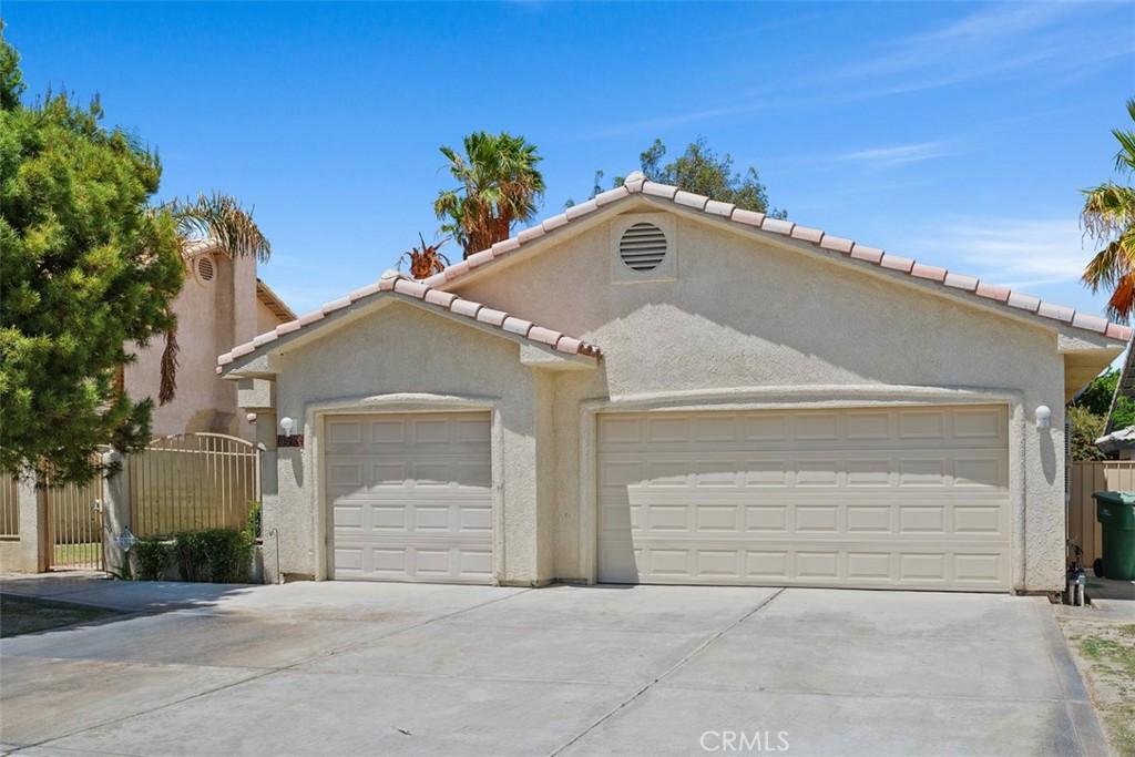 MLS #OC25136156 image #0