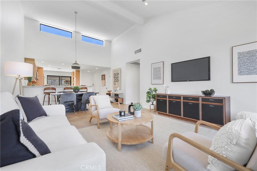 MLS #OC25168664 image #0