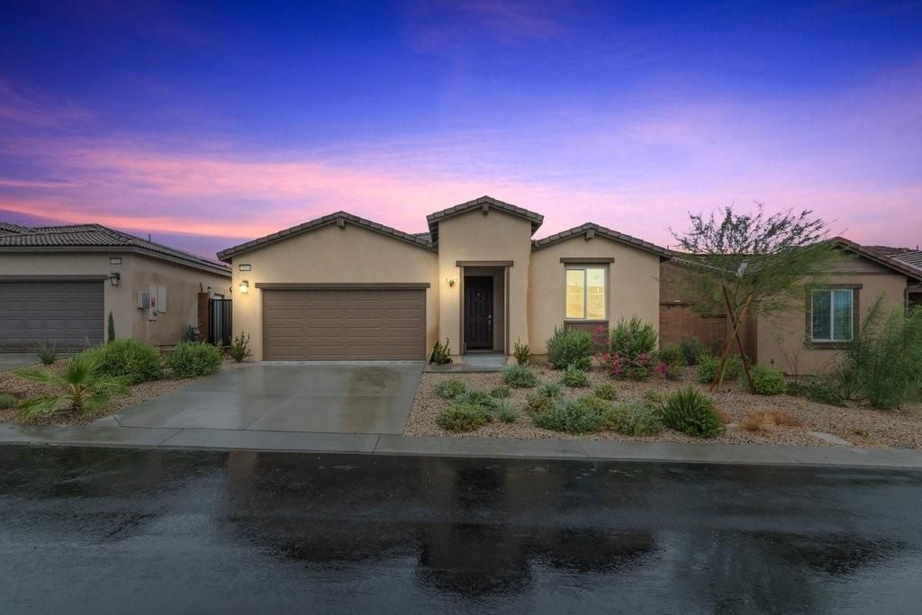 MLS #OC25190034 image #0