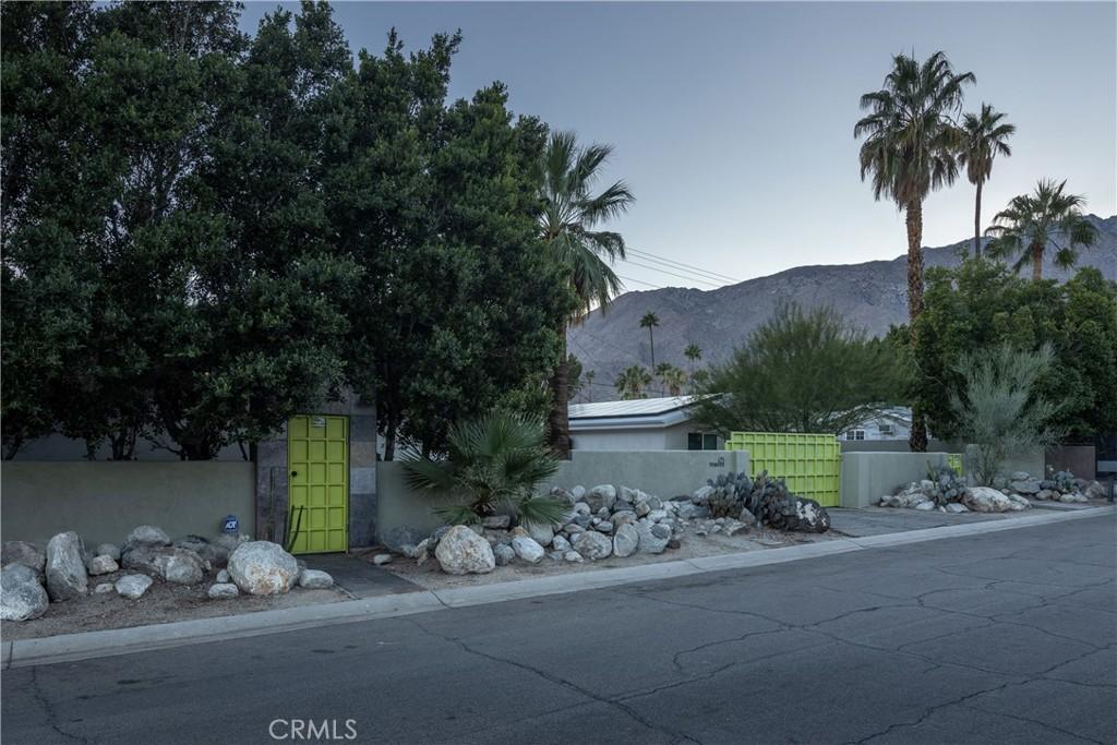 MLS #OC25253282 image #0