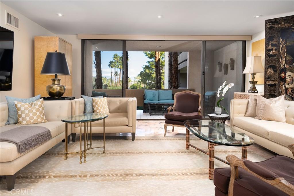 MLS #OC25258127 image #0