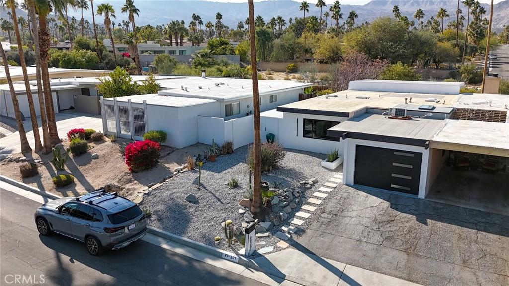 MLS #OC25261102 image #0