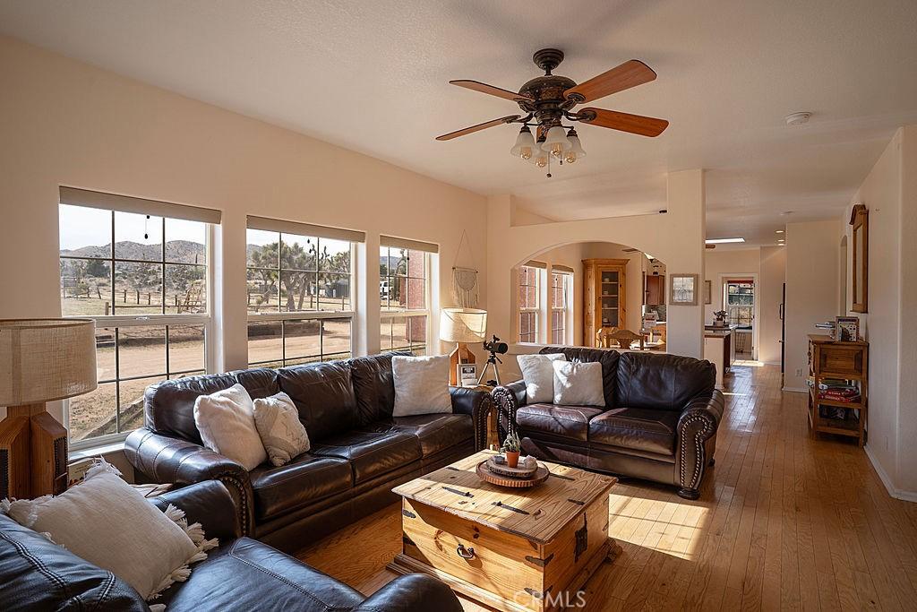 MLS #PW25088791 image #0