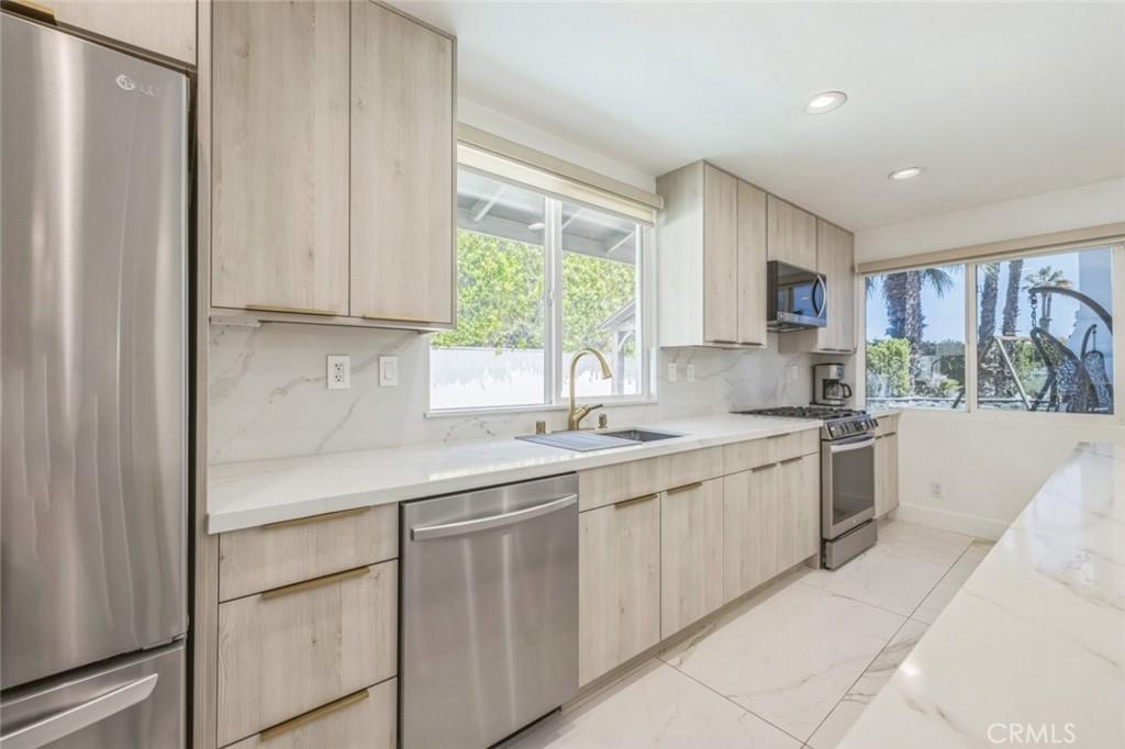MLS #SR25089355 image #0