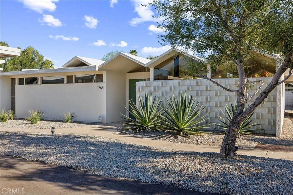 MLS #SR25243112 image #0