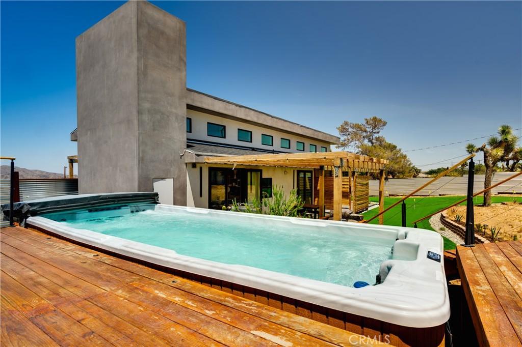 MLS #TR25214048 image #0