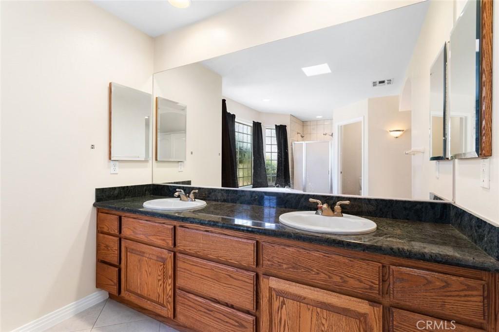 MLS #WS25083273 image #0