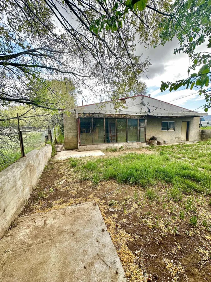 548 Camino del Medio