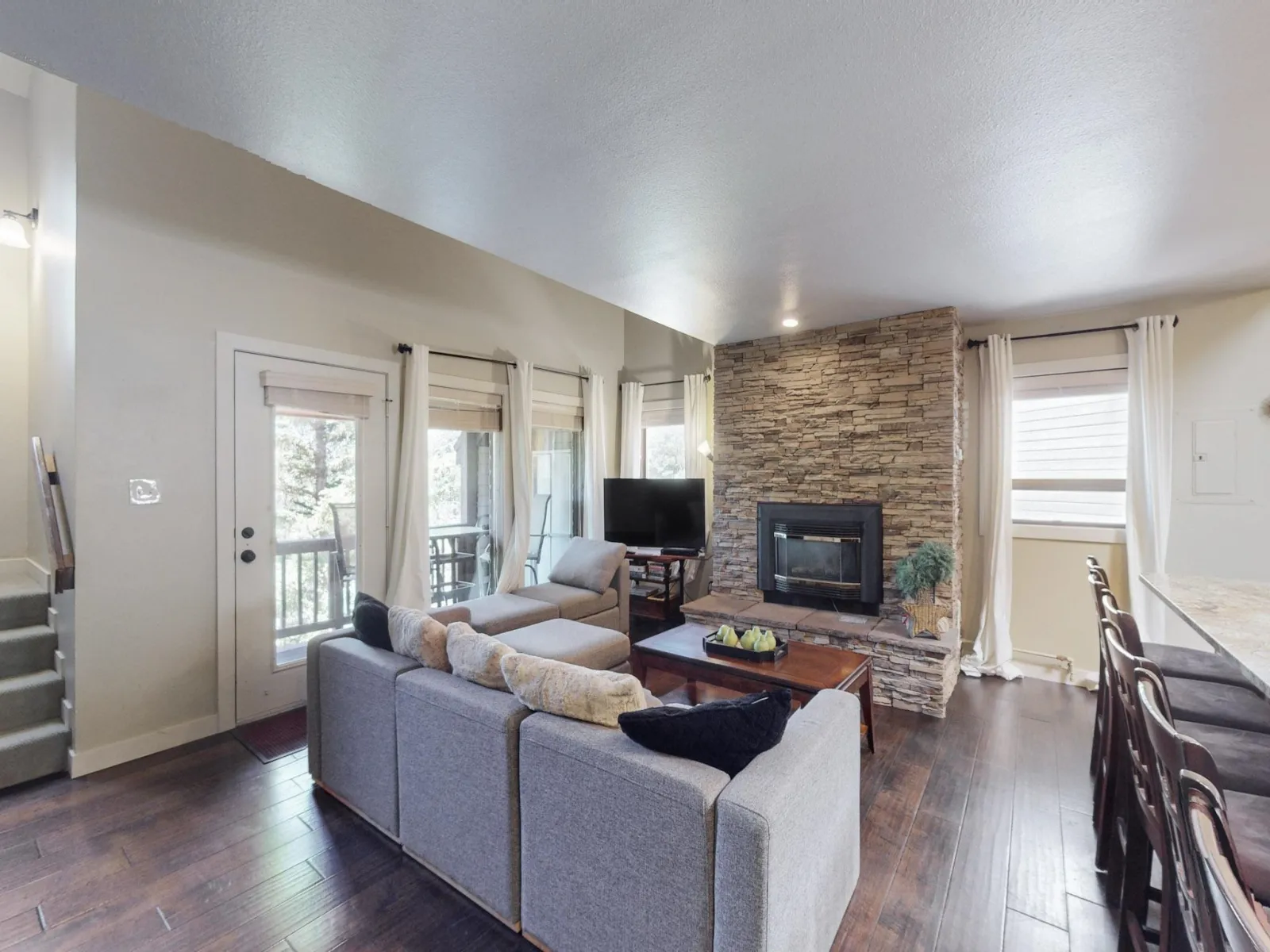 65 Vail Ave B10