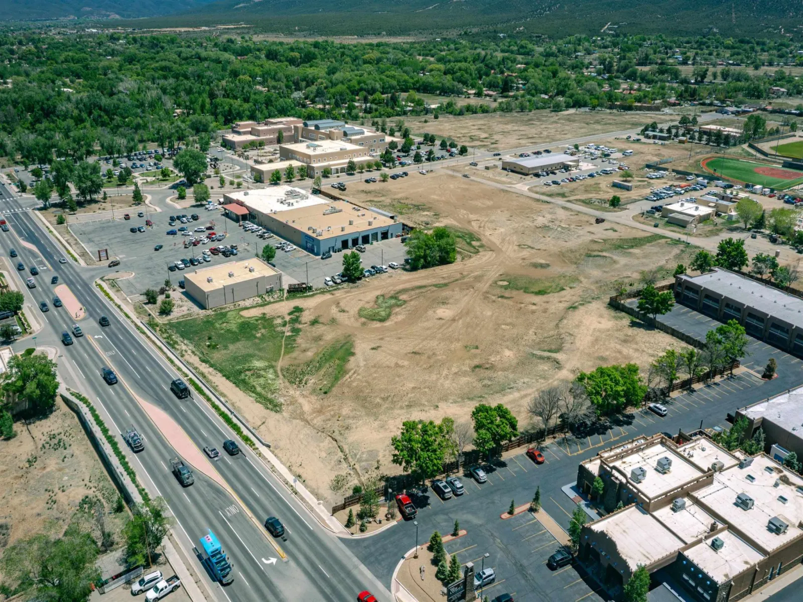 613 Paseo Del Pueblo Sur