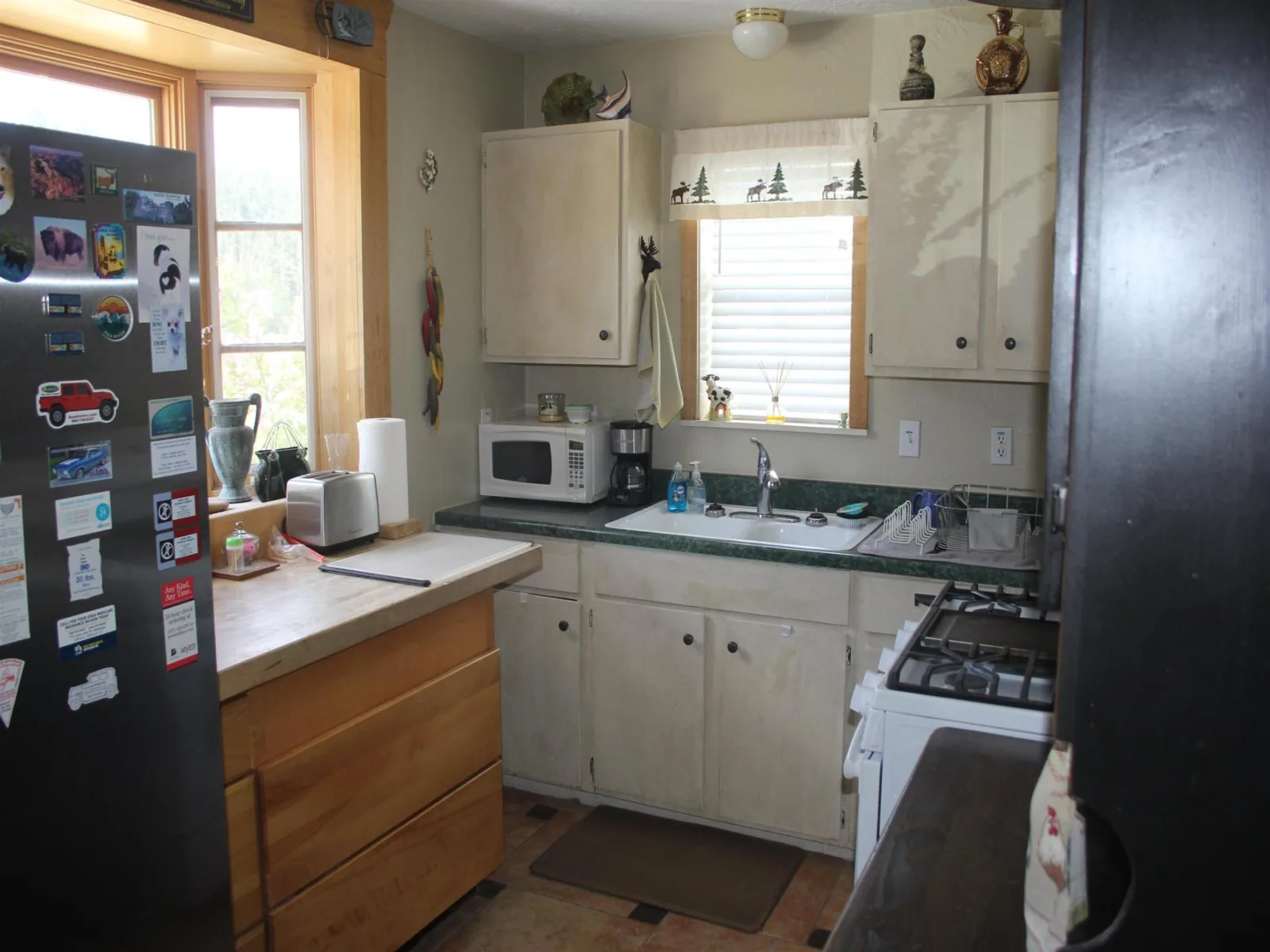 206 E High Street