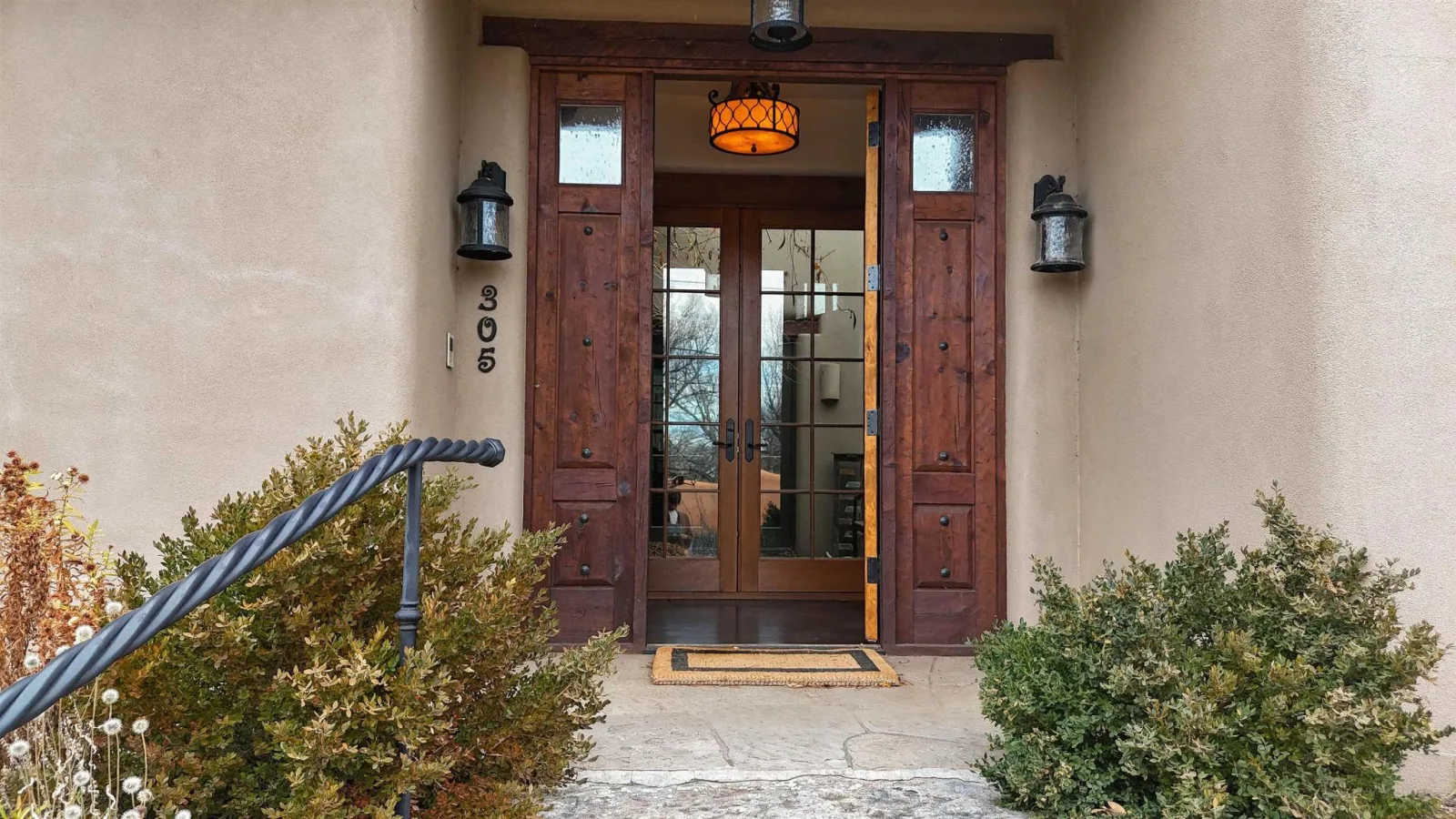 305 DeVargas Lane