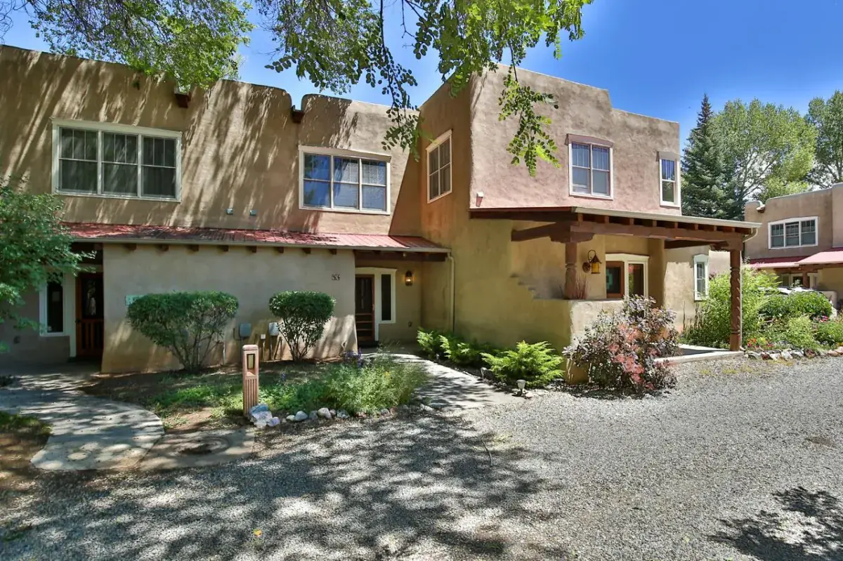 205 Upper Ranchitos Rd