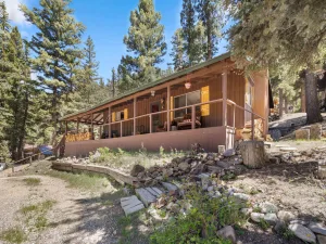 1011 Tenderfoot Trail
