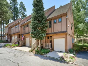 50 Vail Ave