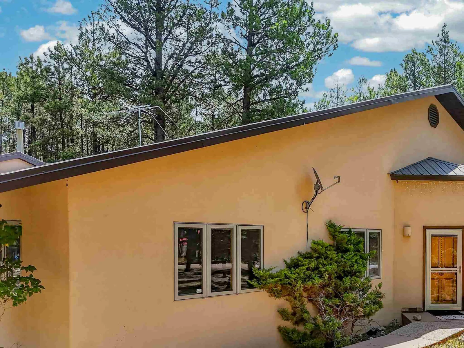 30 Broadmoor Way