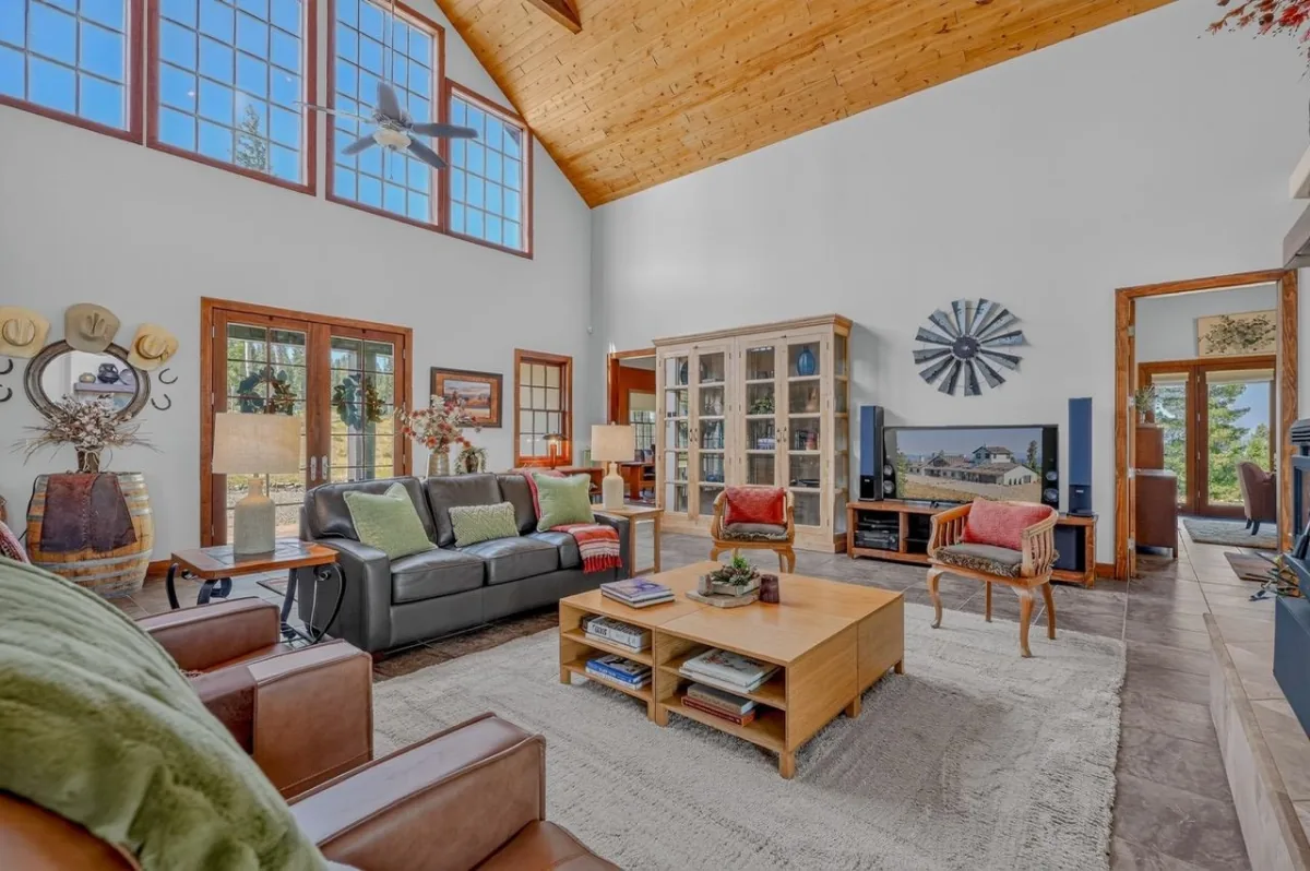 230 Hinz Dr