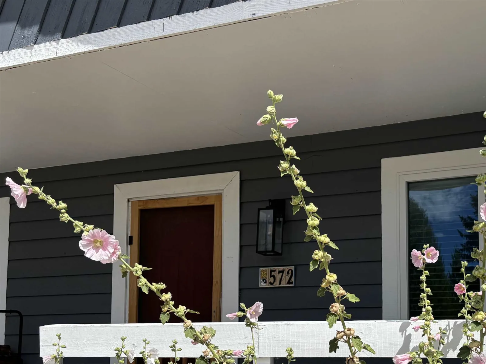 572 Neal Ave