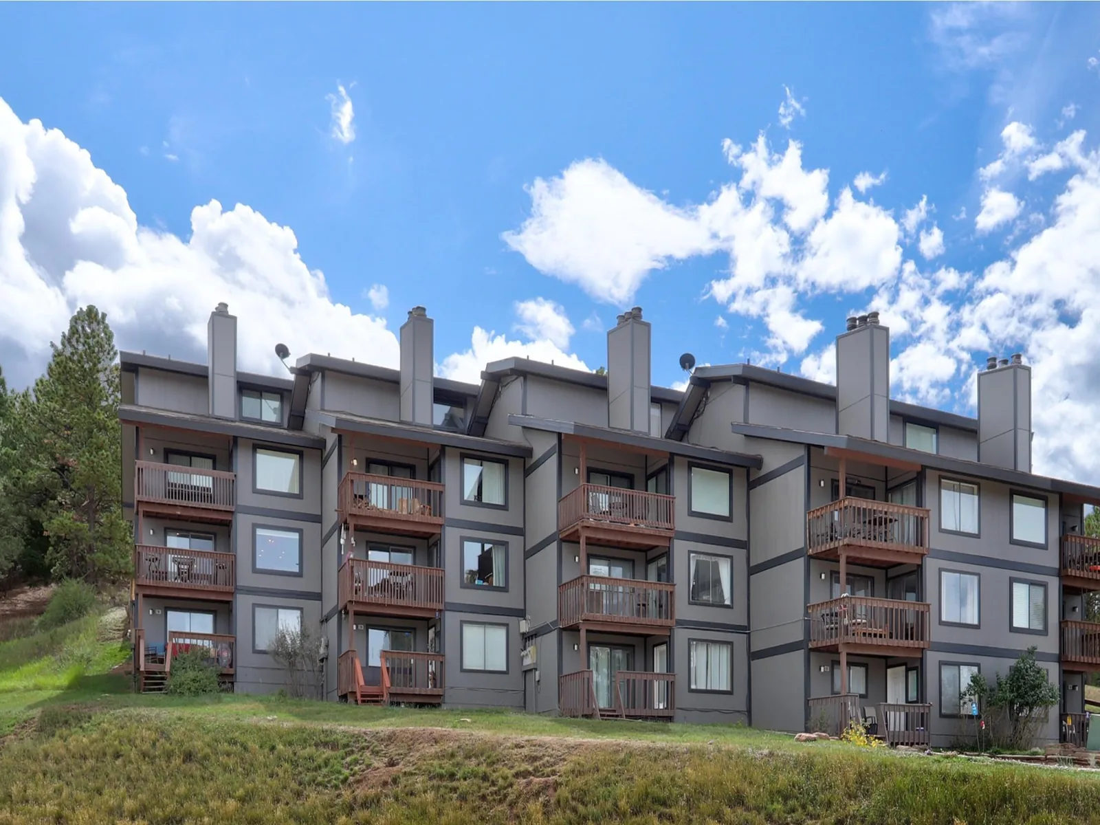 53 Vail Ave