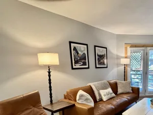 11 Squaw Valley Rd