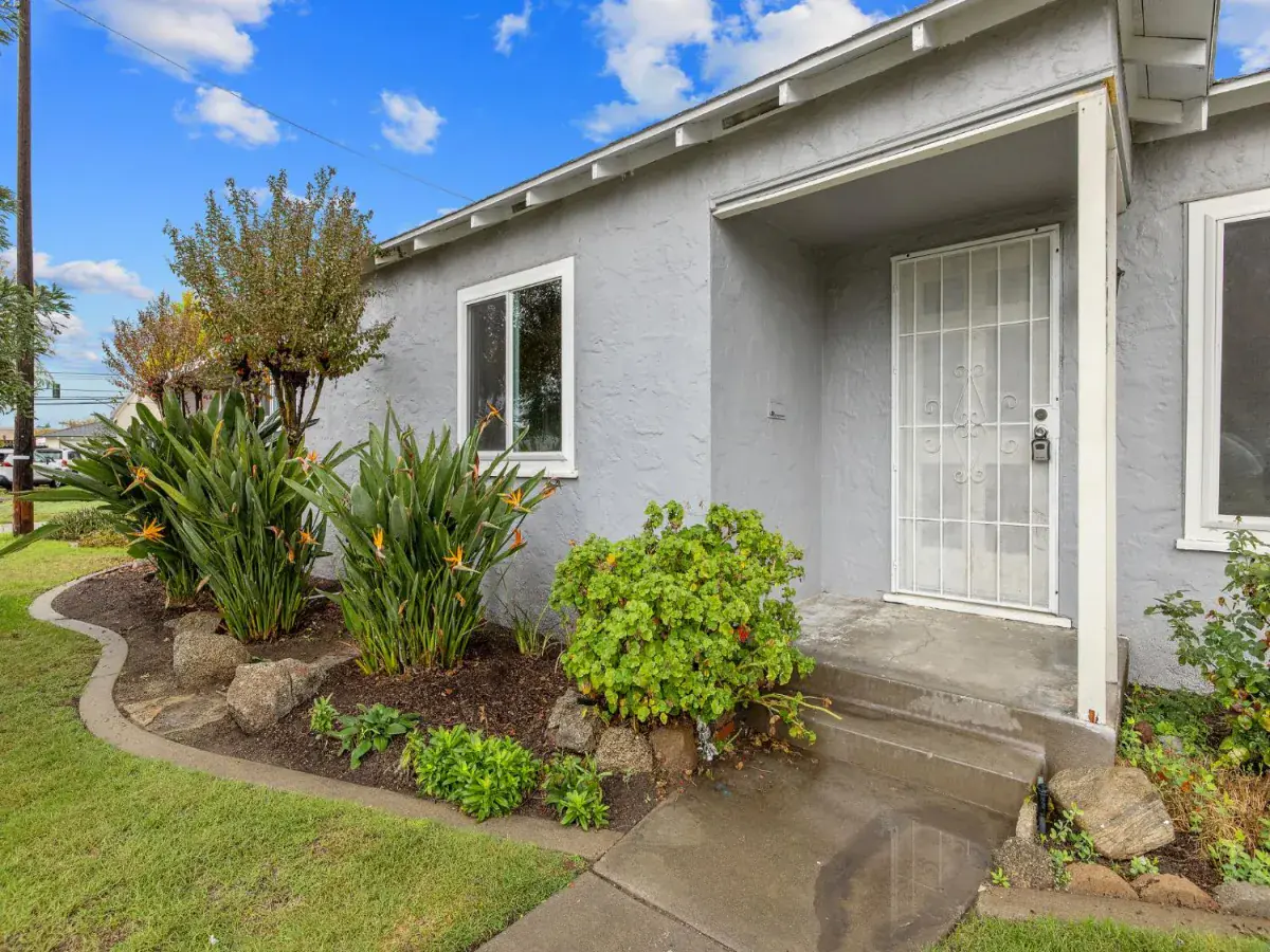 3021 E Simpson Avenue Fresno CA 93703 MLS #640134 – Premier Plus Real ...