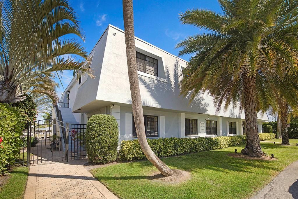 MLS #F10489917 image #0