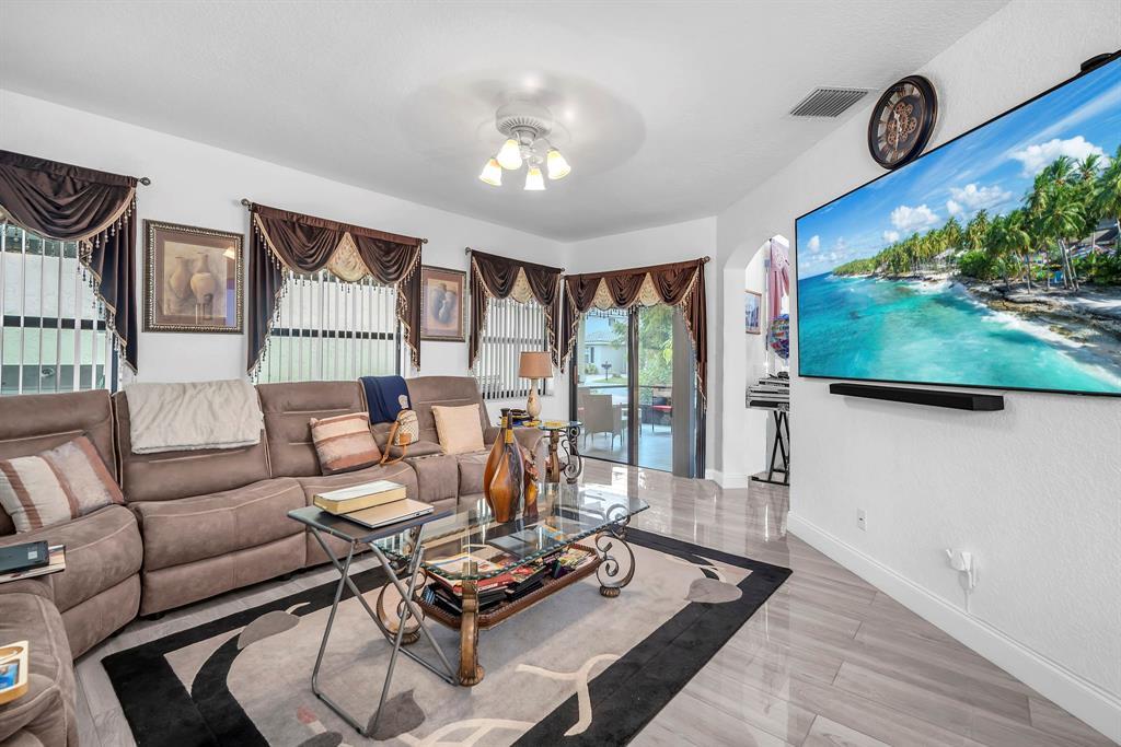 MLS #F10521085 image #0