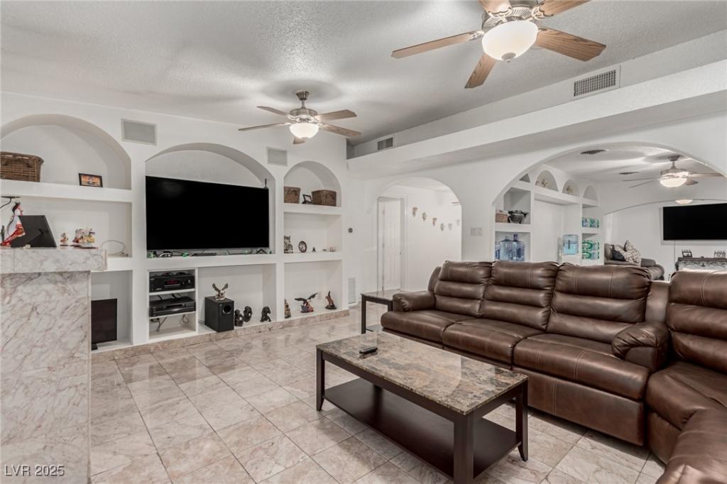 MLS #2663902 image #0