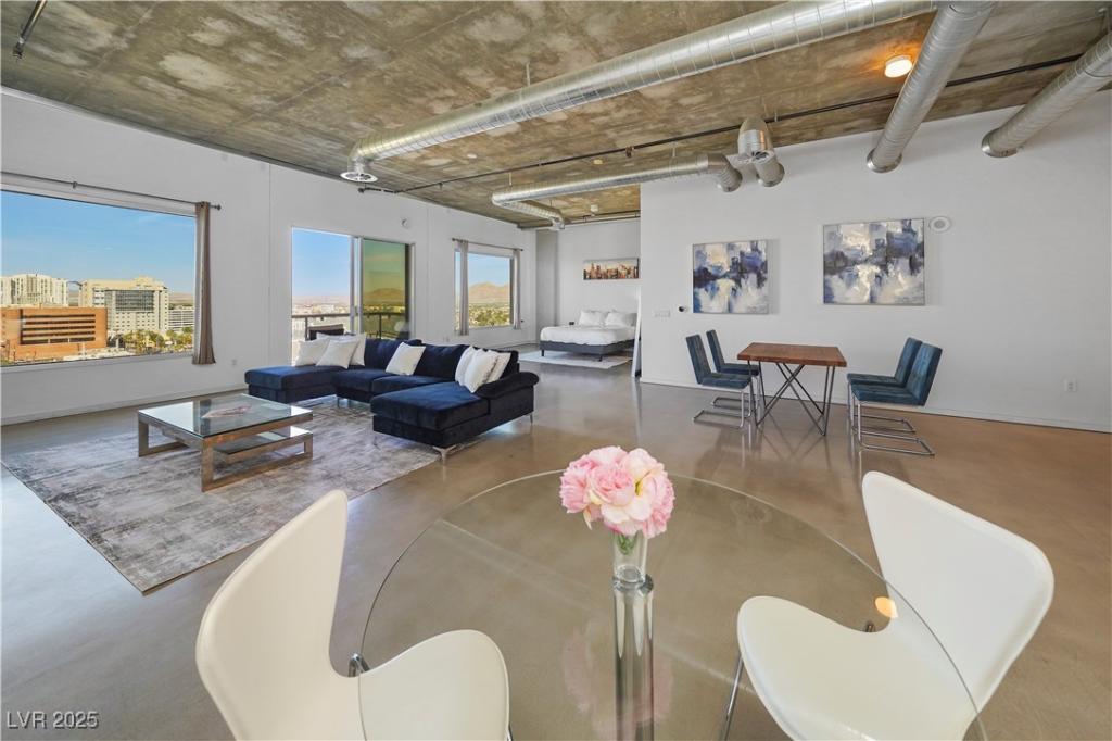 MLS #2668357 image #0