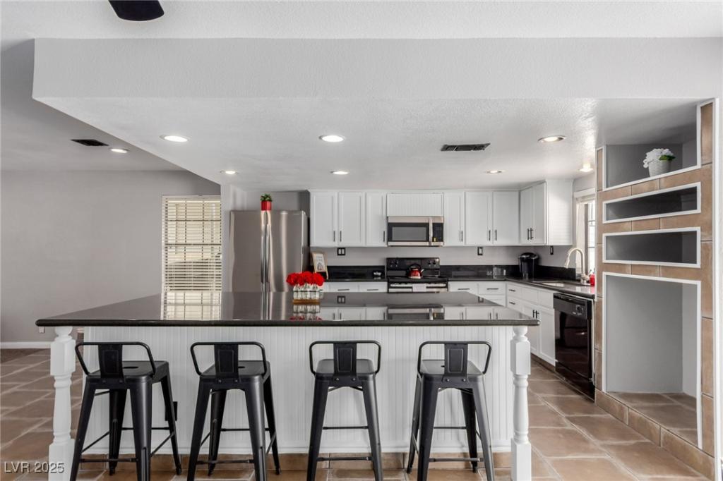 MLS #2695613 image #0