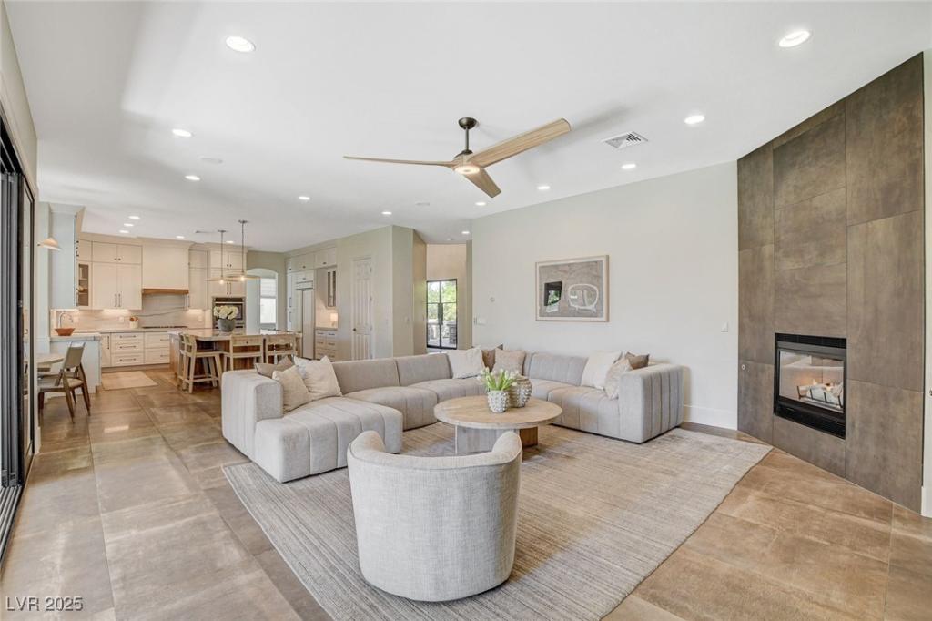 MLS #2695855 image #0