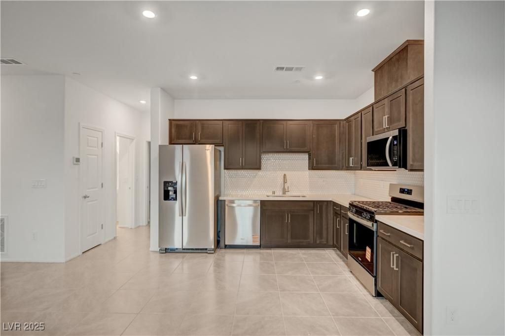 MLS #2700858 image #0