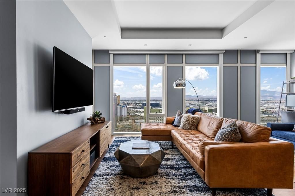 MLS #2703095 image #0