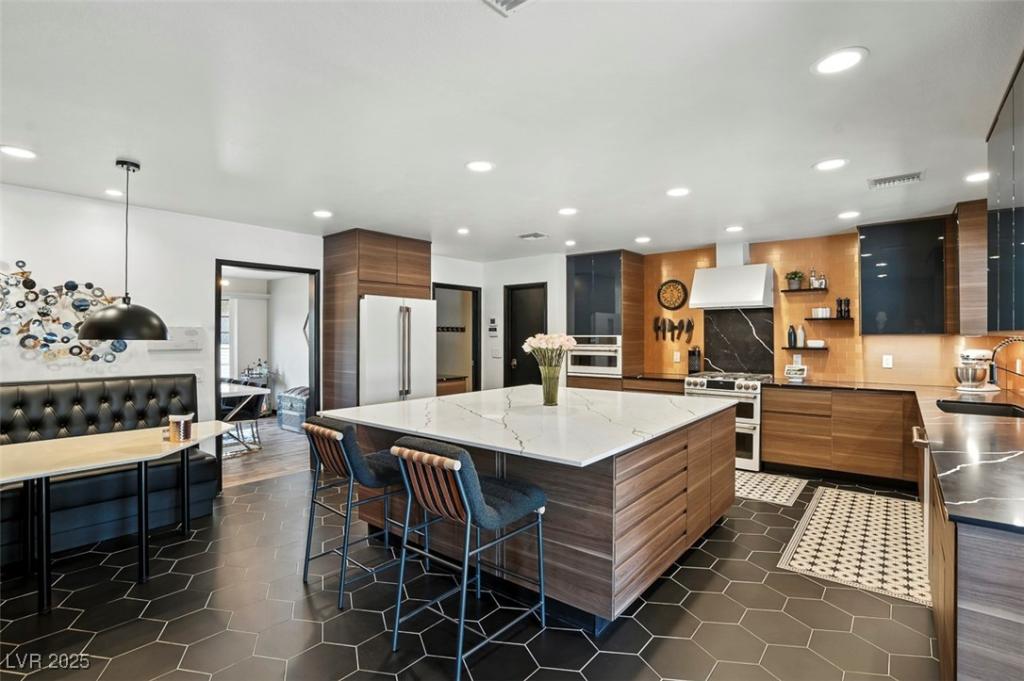MLS #2703563 image #0