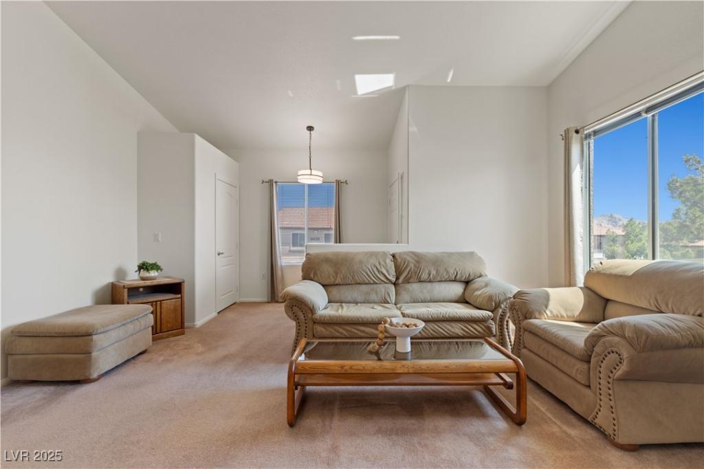 MLS #2704028 image #0