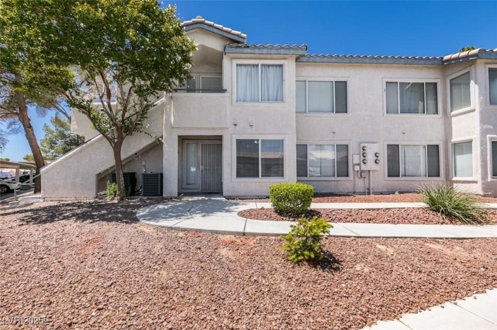 MLS #2704046 image #0