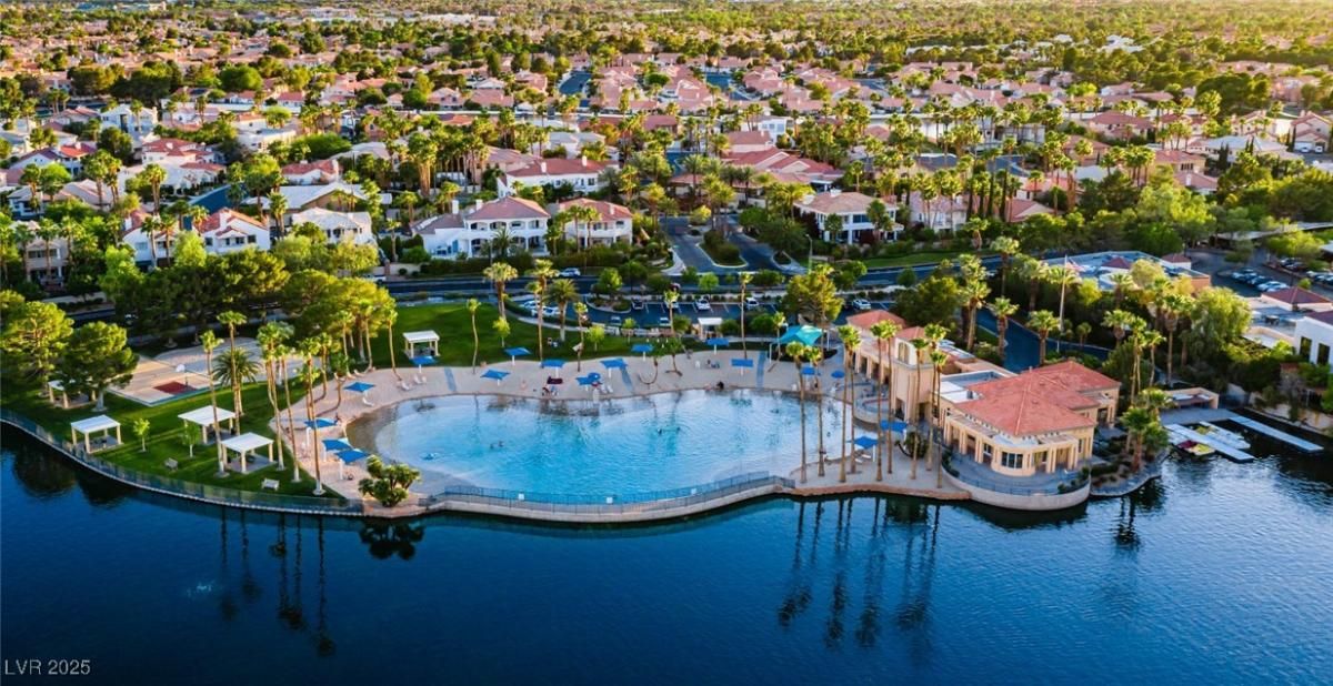 MLS #2704078 image #0