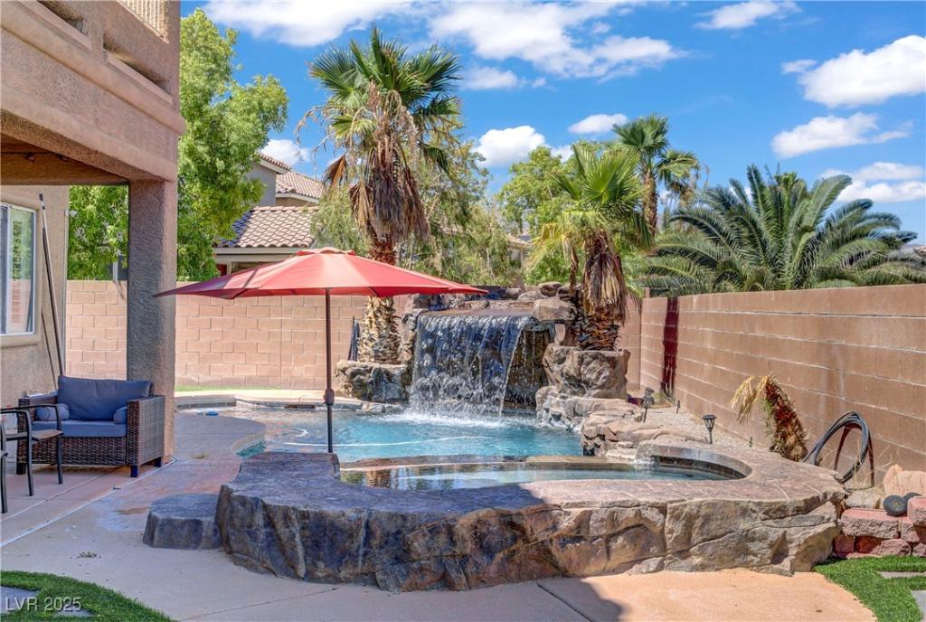 MLS #2704193 image #0