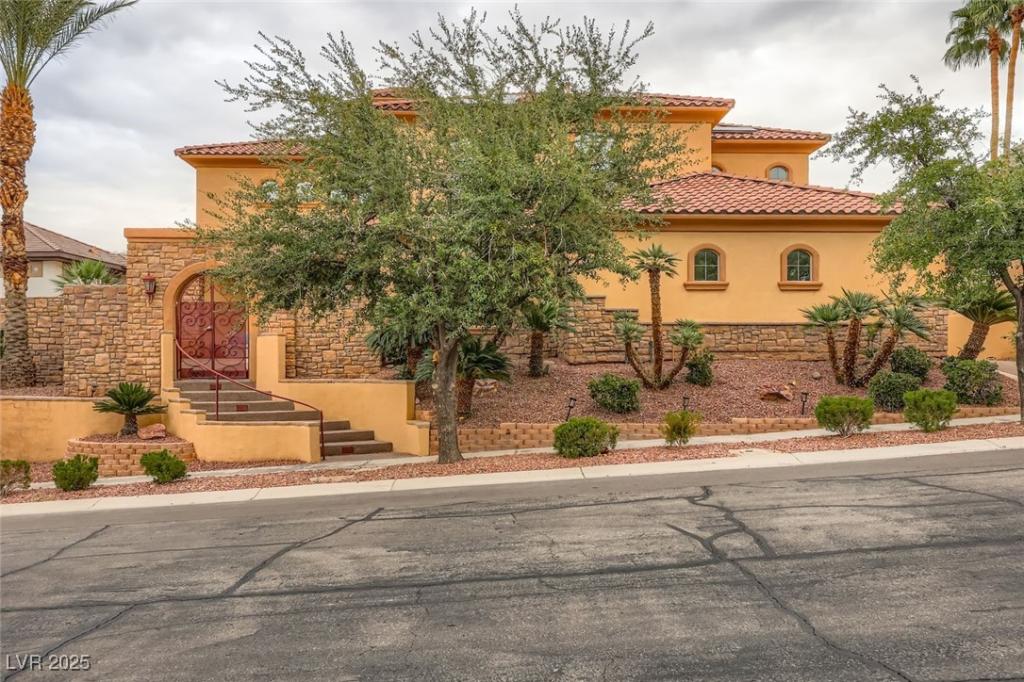 MLS #2704209 image #0