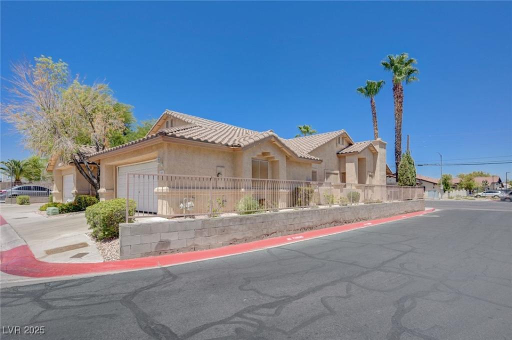 MLS #2704585 image #0