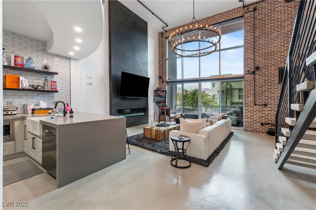 MLS #2707928 image #0