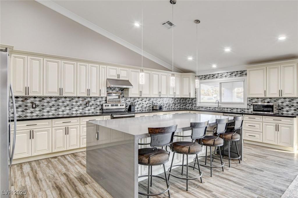 MLS #2714238 image #0