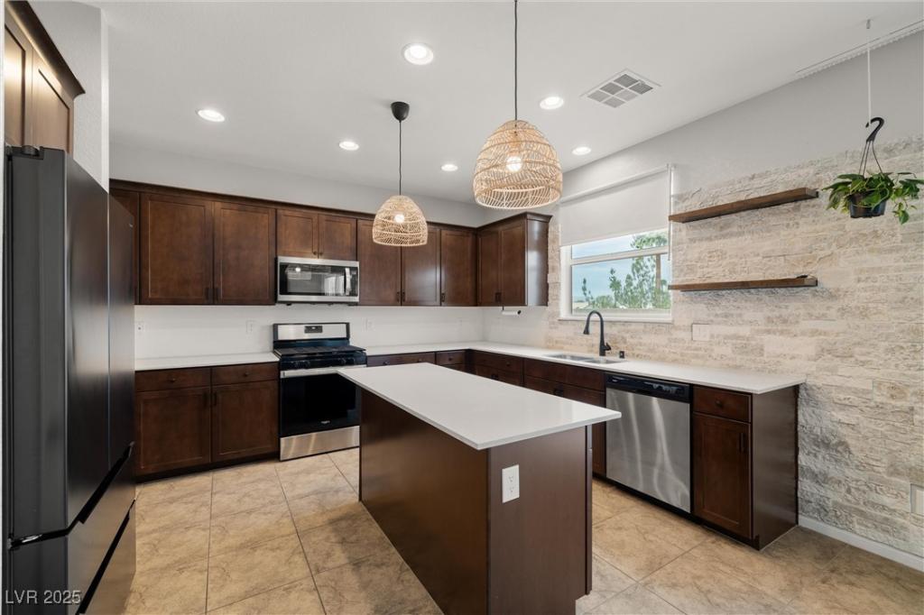 MLS #2715982 image #0