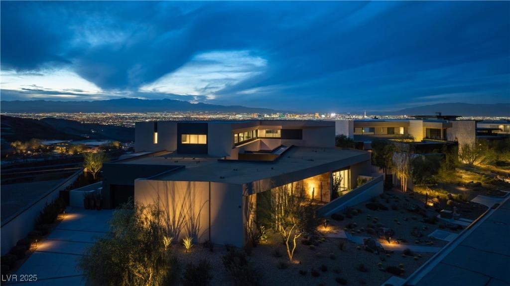 MLS #2717125 image #0