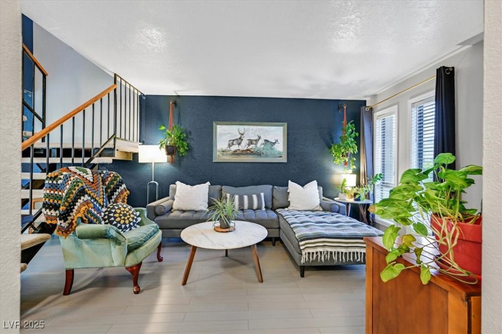 MLS #2717229 image #0